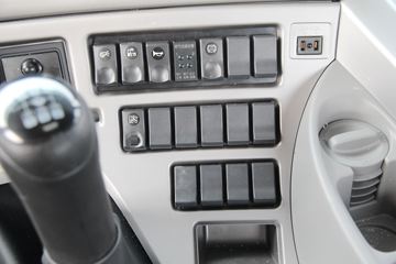 �������ó� �����ؿ� 440���� 6X4 LNGǣ����(EQ4250GD5N1)ͼƬ