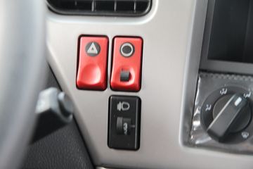 �������ó� �����ؿ� 440���� 6X4 LNGǣ����(EQ4250GD5N1)ͼƬ