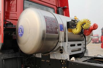 �������ó� �����ؿ� 440���� 6X4 LNGǣ����(EQ4250GD5N1)ͼƬ