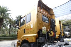 汉马H6&nbsp;牵引车外观                                                图片