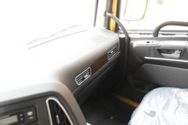 汉马H6&nbsp;牵引车驾驶室                                               图片