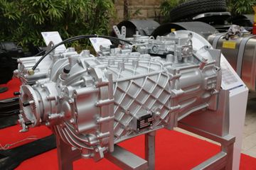 汉马16SOB2700 16挡 手动挡变速箱