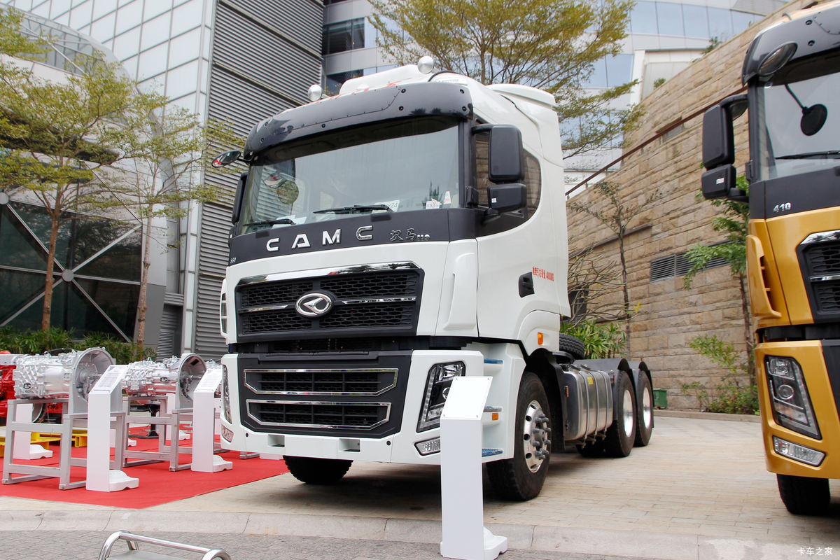 华菱 汉马H9 480马力 6X4牵引车