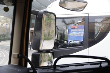 ���� ����H9�ؿ� 410���� 6X4 LNGǣ����ͼƬ