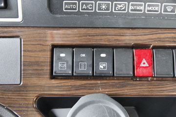 ���� ����H9�ؿ� 410���� 6X4 LNGǣ����ͼƬ