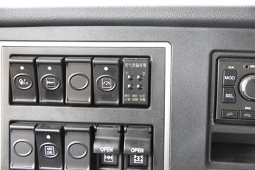 ���� ����H9�ؿ� 410���� 6X4 LNGǣ����ͼƬ