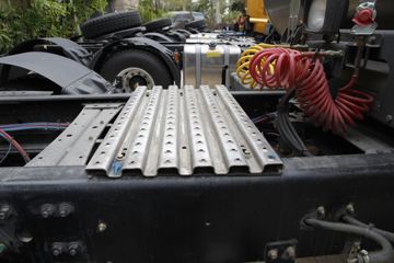 ���� ����H9�ؿ� 410���� 6X4 LNGǣ����ͼƬ