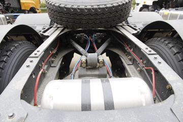 ���� ����H9�ؿ� 410���� 6X4 LNGǣ����ͼƬ