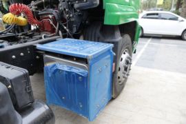 华菱之星&nbsp;牵引车底盘                                                图片