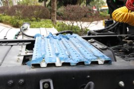 华菱之星&nbsp;牵引车底盘                                                图片