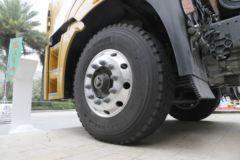 华菱 汉马H9重卡 410马力 6X4 LNG牵引车(HN4250NGX41C9M5) 华菱 汉马H9重卡 410马力 6X4 LNG牵引车(HN4250NGX41C9M5)