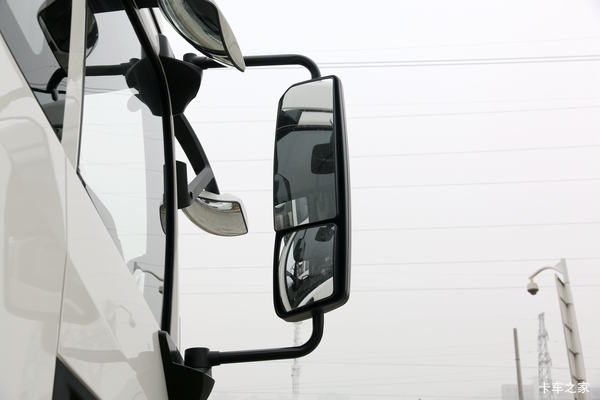 连云港天锦KR载货车新款车型底盘已到店