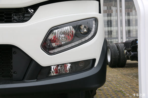 连云港天锦KR载货车新款车型底盘已到店