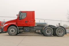 东风柳汽 乘龙T5重卡 400马力 6X4长头牵引车(平顶)(LZ4250T5DB)
