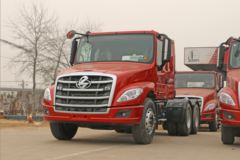 东风柳汽乘龙T5重卡 375马力 6x4长头牵引车