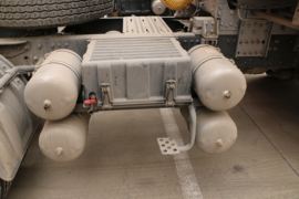 乘龙H6&nbsp;牵引车底盘                                                图片