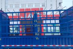 江淮 新康铃J6 143马力 4.18米单排仓栅式轻卡(HFC5043CCYP91K7C2V)