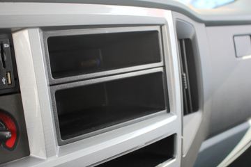 һ������ ��ž���5ϵ 180���� 4X2��ж��(����)ͼƬ