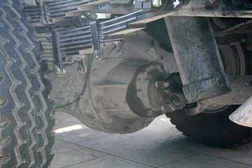 һ������ ��ž���5ϵ 180���� 4X2��ж��(����)ͼƬ