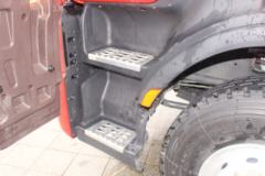 东风柳汽 乘龙H7重卡 2019款 315马力 6X2 9.6米载货车底盘(LZ1250H7CB)