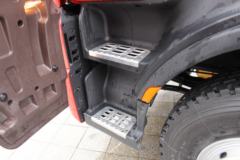 东风柳汽 乘龙H7重卡 2019款 315马力 6X2 9.6米载货车底盘(LZ1250H7CB)