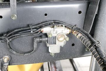 �������� ����H7�ؿ� 2019�� 600���� 6X4ǣ����(����)(LZ4252H7DC1)ͼƬ