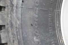 东风柳汽 乘龙H5中卡 290马力 6X2 7.8米仓栅式载货车(LZ5250CCYH7CB)