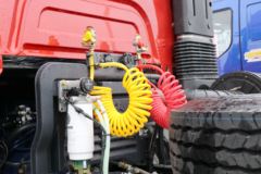 东风柳汽 乘龙H5重卡 400马力 6X4牵引车(国六)