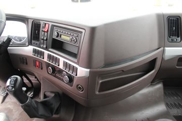 H5п 220 4X2 6.8ػ(LZ1180M3AB)ͼƬ