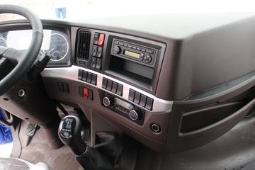  H5п 220 4X2 6.8ػ(LZ1180M3AB)ͼƬ