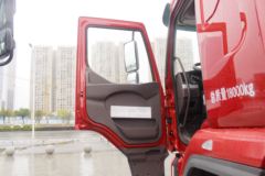 东风柳汽 乘龙H5中卡 240马力 4X2 6.8米仓栅式载货车(LZ5182CCYM3AB)