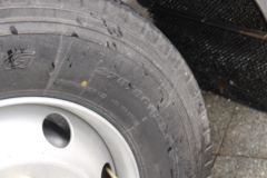 东风柳汽 乘龙H5中卡 240马力 4X2 6.8米仓栅式载货车(LZ5182CCYM3AB)