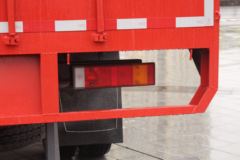 东风柳汽 乘龙H5中卡 240马力 4X2 6.8米仓栅式载货车(LZ5182CCYM3AB)