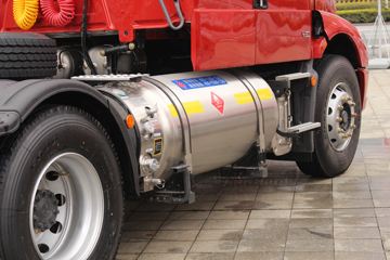 �������� ����T5�ؿ� 430���� 6X4 LNG��ͷǣ����(�����)ͼƬ