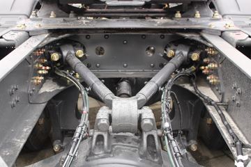 �������� ����T5�ؿ� 430���� 6X4 LNG��ͷǣ����(�����)ͼƬ