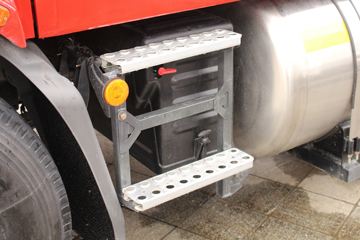 �������� ����T5�ؿ� 430���� 6X4 LNG��ͷǣ����(�����)ͼƬ