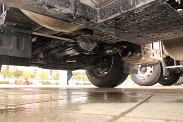 �������� ����T5�ؿ� 430���� 6X4 LNG��ͷǣ����(�����)ͼƬ