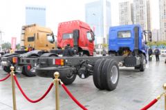 东风柳汽 新乘龙M3中卡 200马力 4X2 载货车底盘(国六)