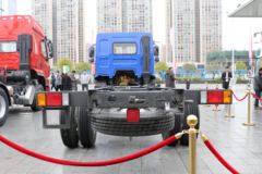 东风柳汽 新乘龙M3中卡 200马力 4X2 载货车底盘(国六)