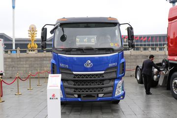 东风柳汽 新乘龙M3 200马力 4X2 6.2米栏板载货车(LZ1160M3AC1)