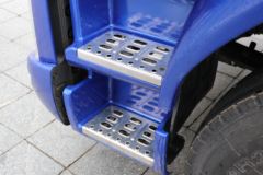 东风柳汽 新乘龙M3中卡 200马力 4X2 载货车底盘(国六)