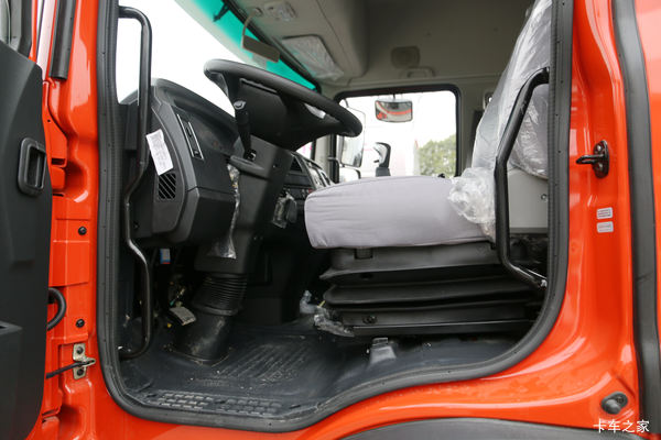 多利卡D9载货车火热促销中 让利高达1万