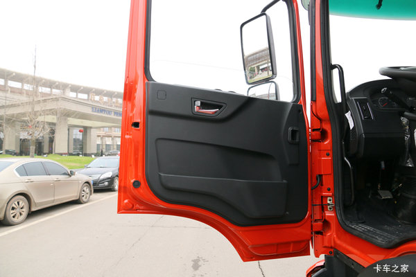 多利卡D9载货车火热促销中 让利高达0.5万