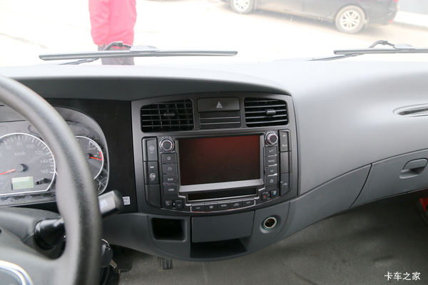 多利卡D6载货车限时促销中 优惠0.8万