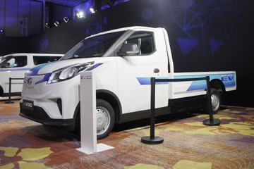 上汽大通EV30 2.8T 2.6米单排纯电动微卡