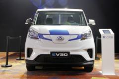 上汽大通EV30 2.8T 2.6米单排纯电动微卡