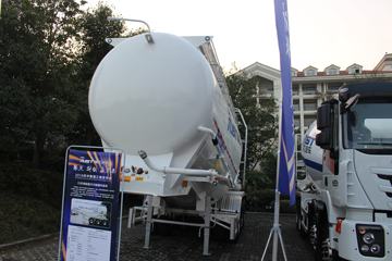 33方系列&nbsp;粉粒物料运输半挂车外观图片