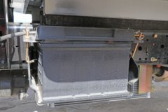 江铃 顺达窄体 普通款 116马力 3.8米排半厢式轻卡(JX5044XXYXPGE2)