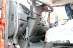 一汽解放 J6L中卡 领航版 220马力 4X2 6.75米栏板载货车(CA1180P62K1L4E5)