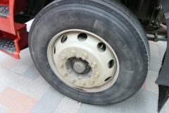 一汽解放 J6L中卡 领航版 220马力 4X2 6.75米栏板载货车(CA1180P62K1L4E5)